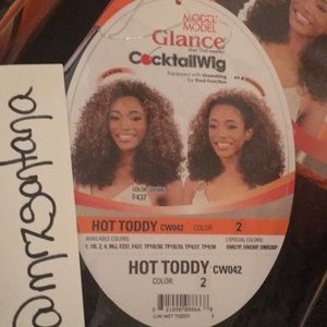 BNWT (2) Model Model Glance Hot Toddy Wigs #2
